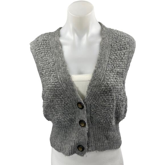 Urban Outfitters Paige Gray Textured Knit Sleeveless Button Crop Sweater Vest M - Picture 1 of 4